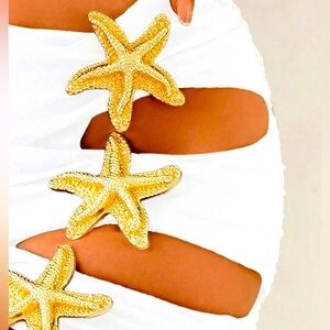 Lovely white shirt with starfish 😍